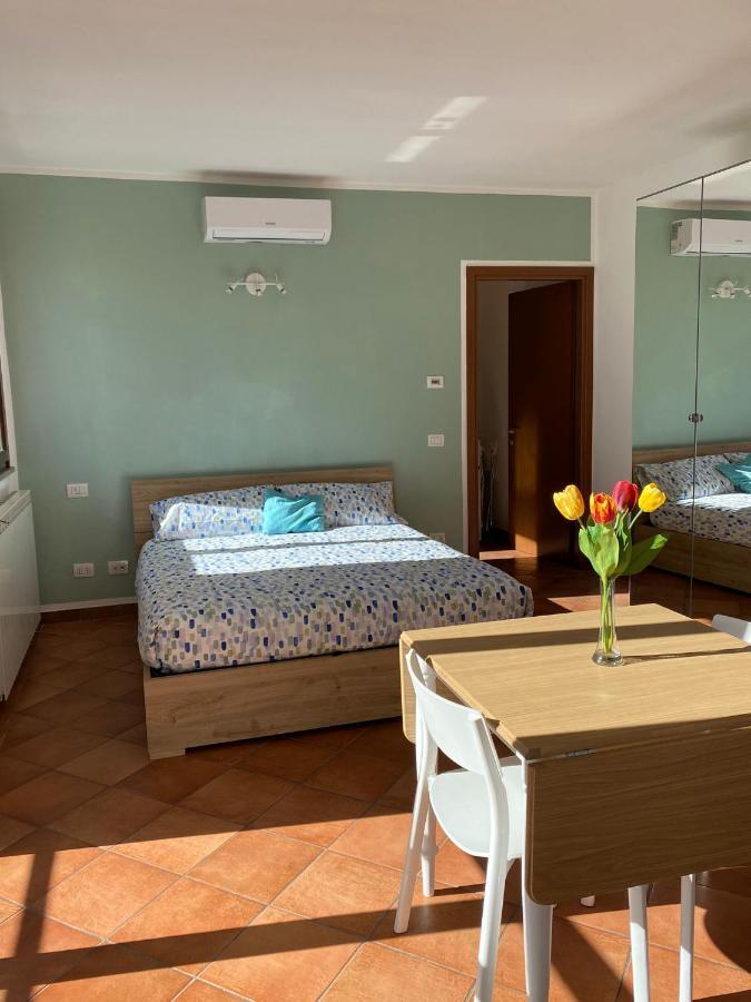 Ferienwohnung Il Tulipano Trezzano Rosa Exterior foto